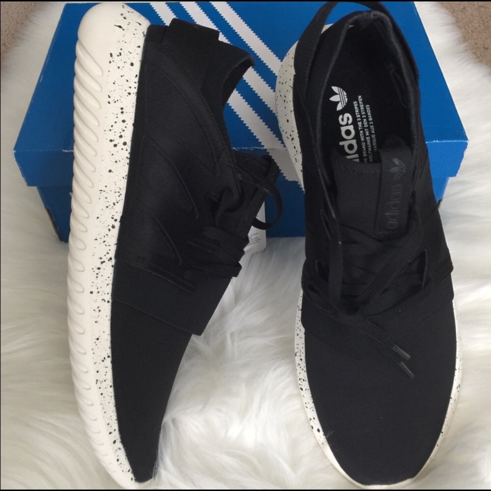 Women’s Adidas Tubular Viral